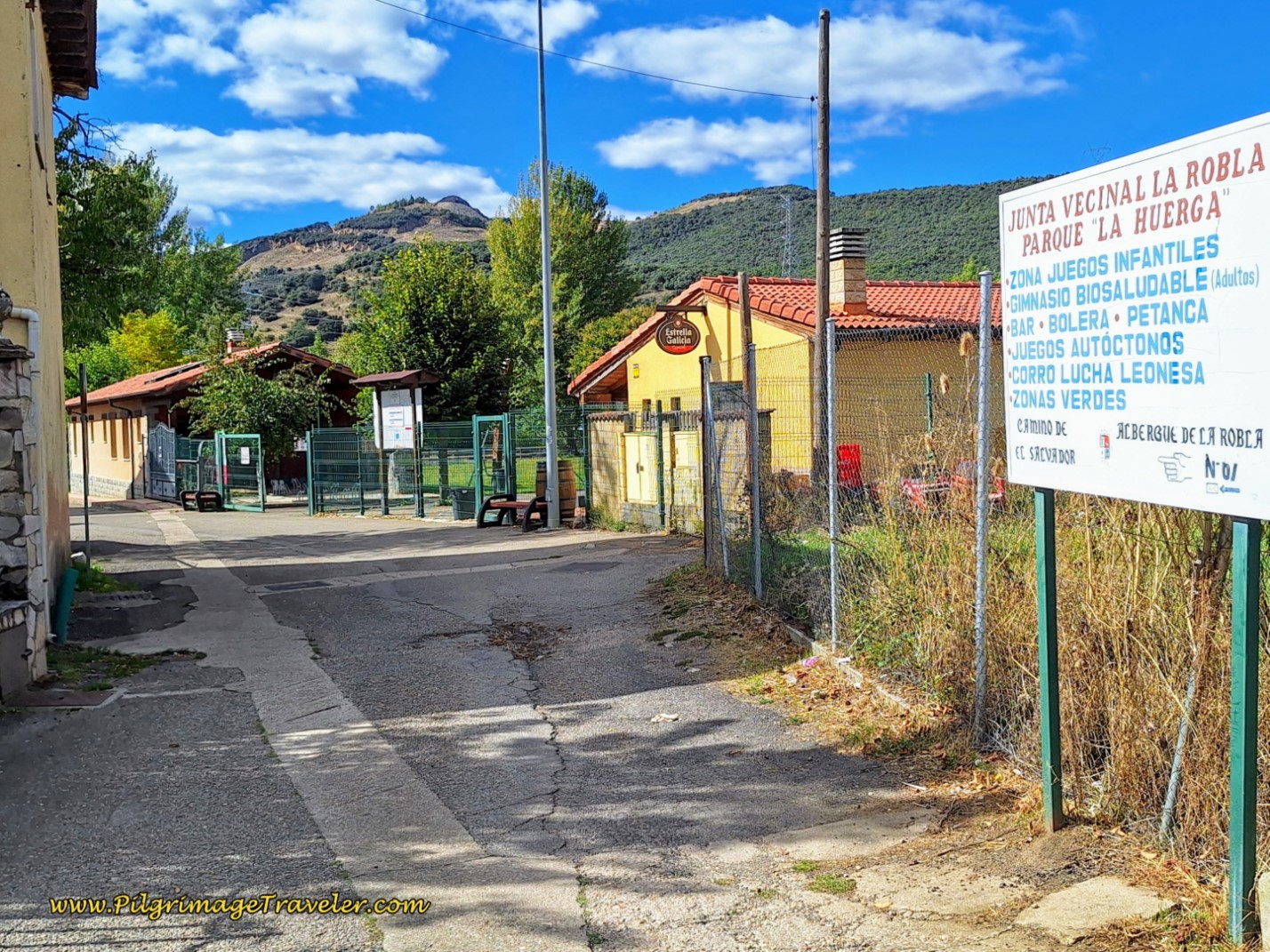 Sign Pointing Toward the Albergue Municipal de La Robla