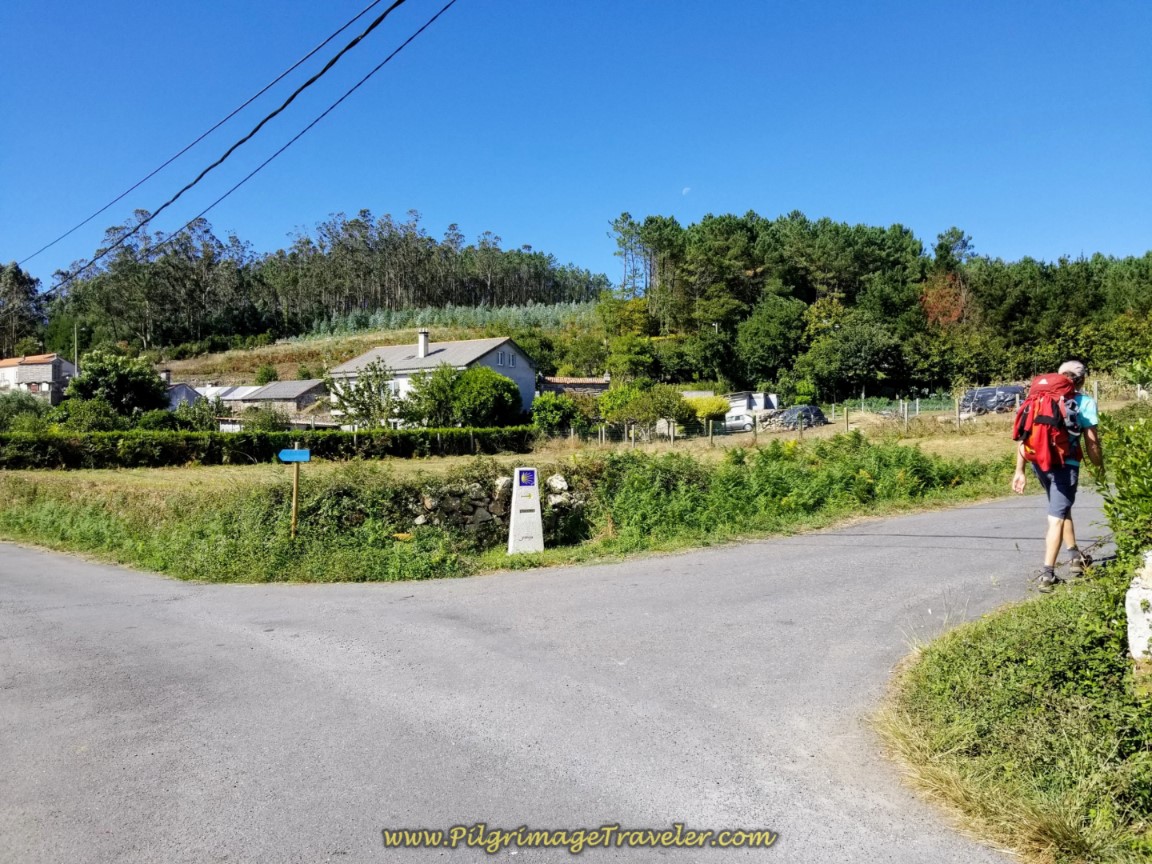 Right Turn at 4.3 Kilometer Waymark