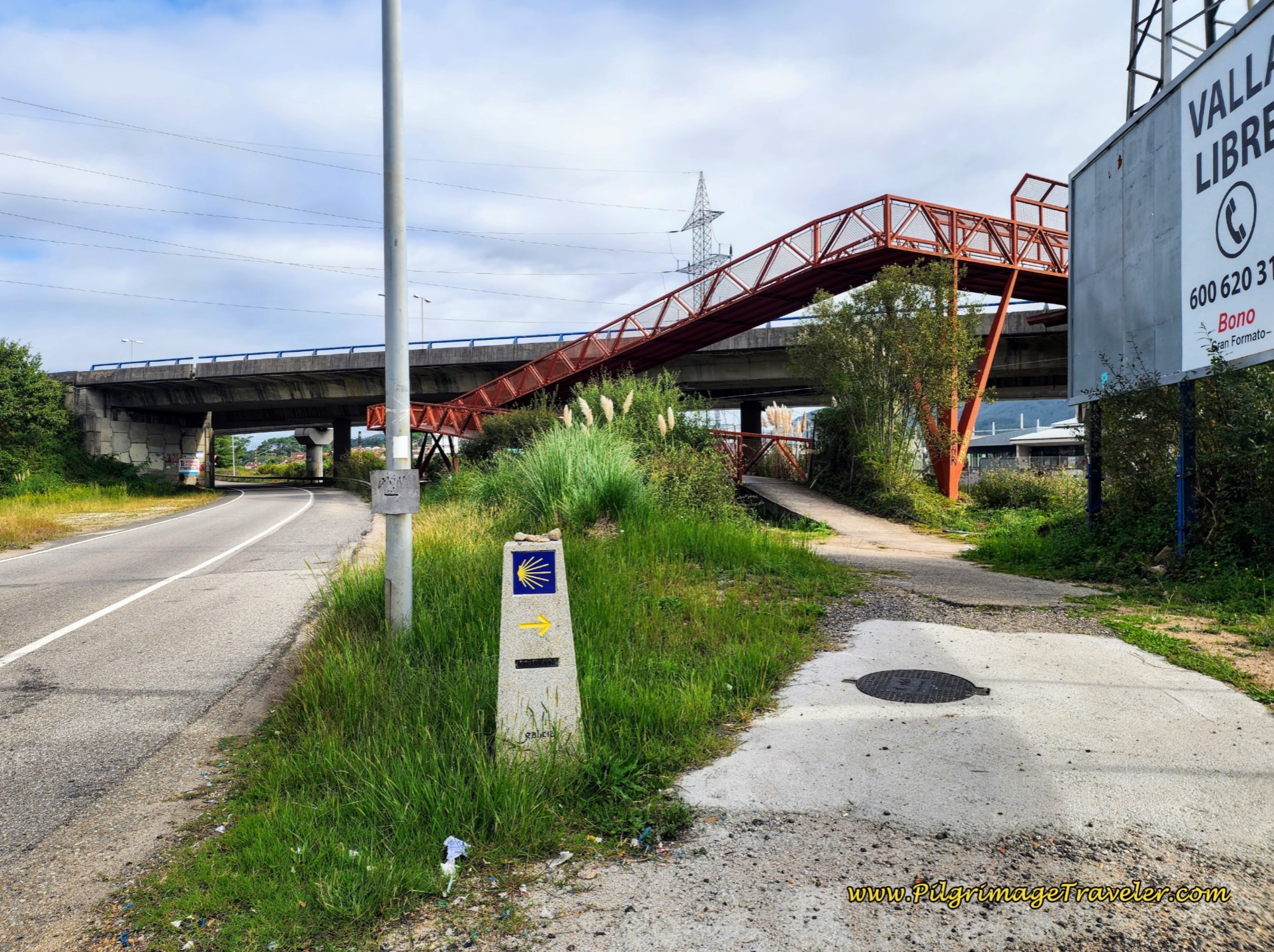 Pedestrian Bridge Over the A-55