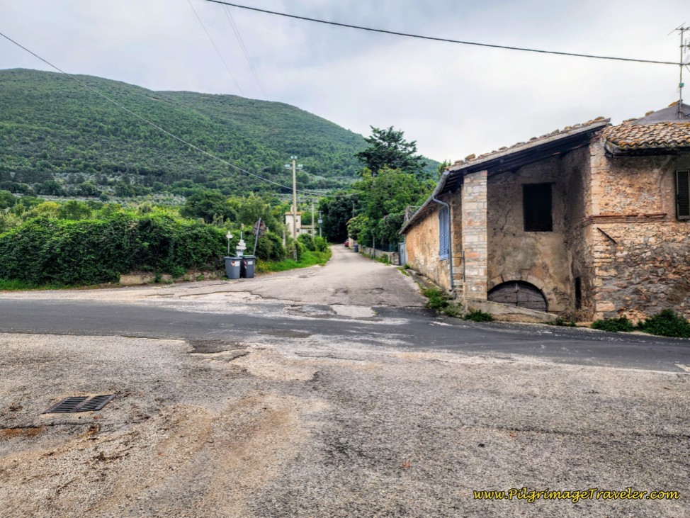 Way of St. Francis: Day Fourteen, Poreta to Spoleto - Arrive at Intersection, in the Località Santa Maria Reggiana