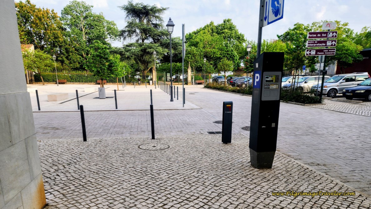 Turn Left Here, Before Portas do Sol