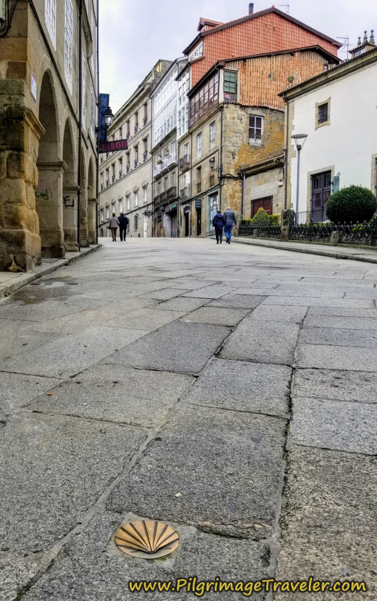 Uphill on the Praza das Burgas to the Albergue