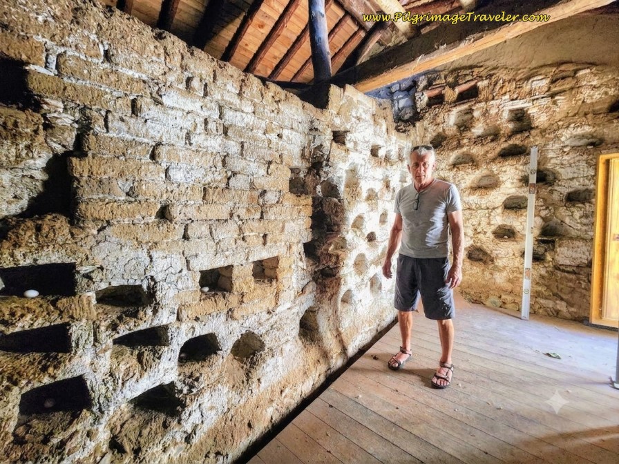 Palomar de Santa Teresa, Rich on the Inside