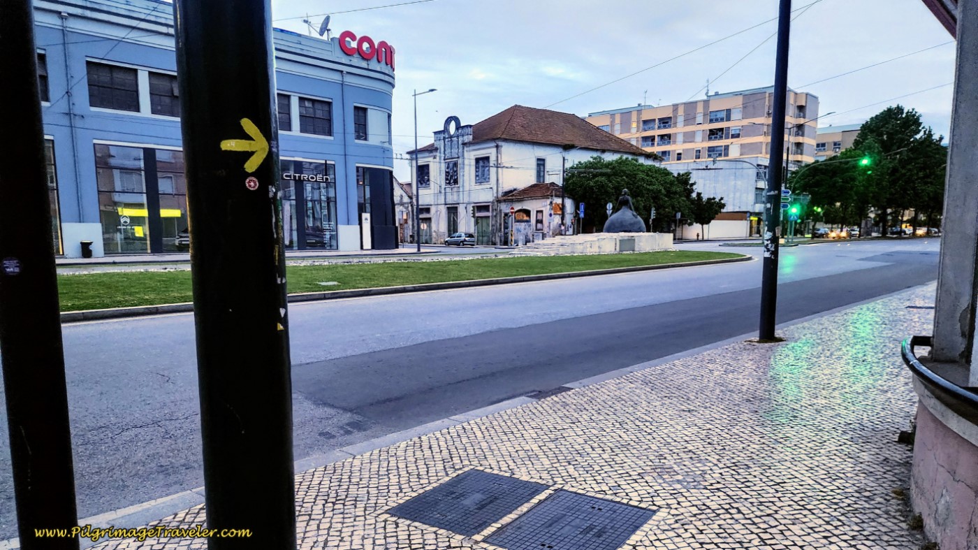 Right Turn at the Traffic Circle, Largo Arnado