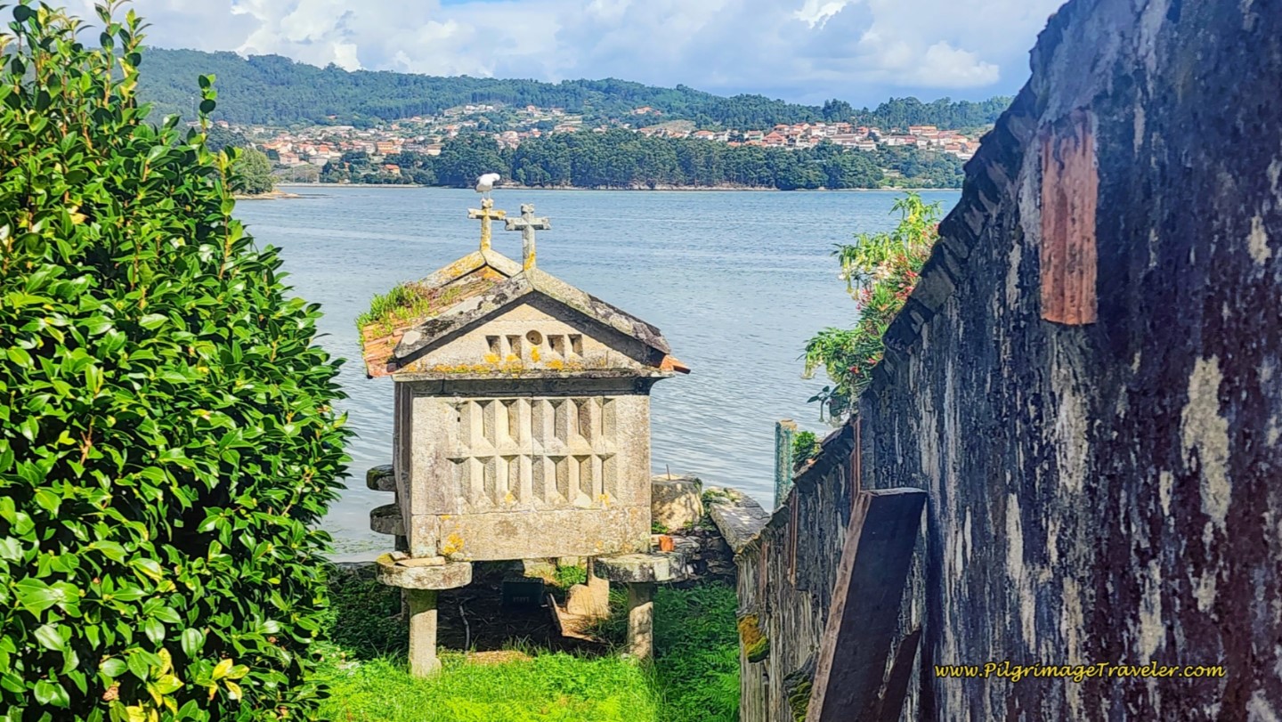 Hórreo Along A Rúa