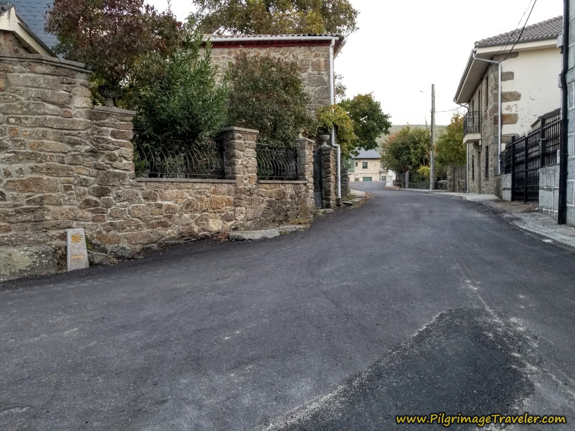 Entering Asturianos, Camino Sanabrés, Entrepeñas to Puebla de Sanabria