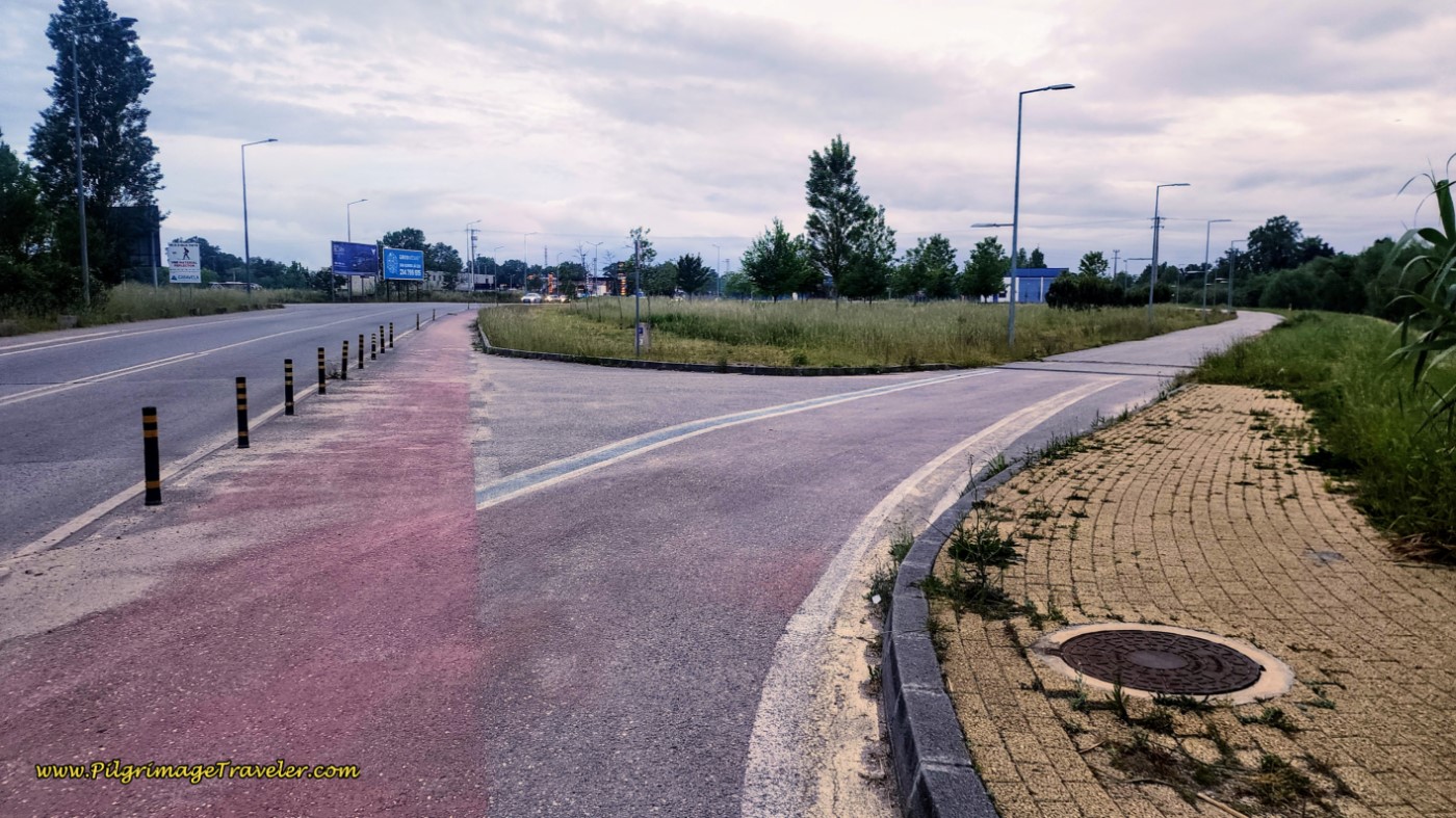 Turn Right onto the Rua Parcelar do Campo