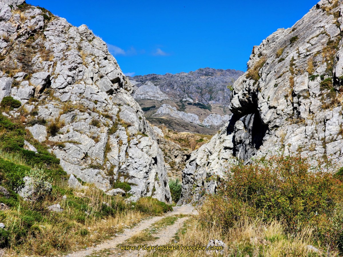 Gorge Walls Rising Up