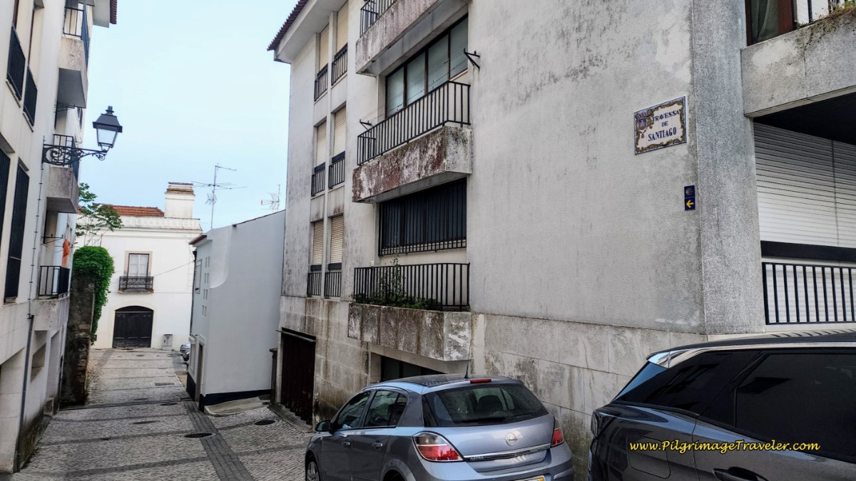 Left Turn onto Travessa de Santiago