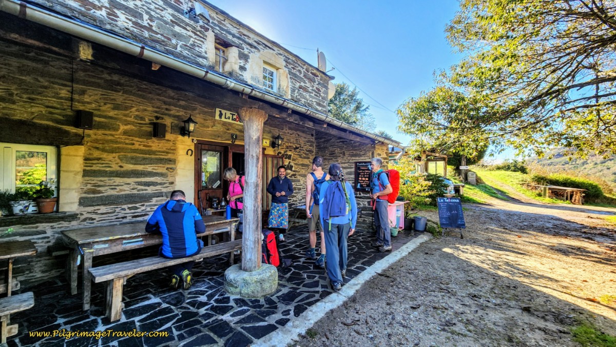 Inviting Picnic Area at the Casa Mesón
