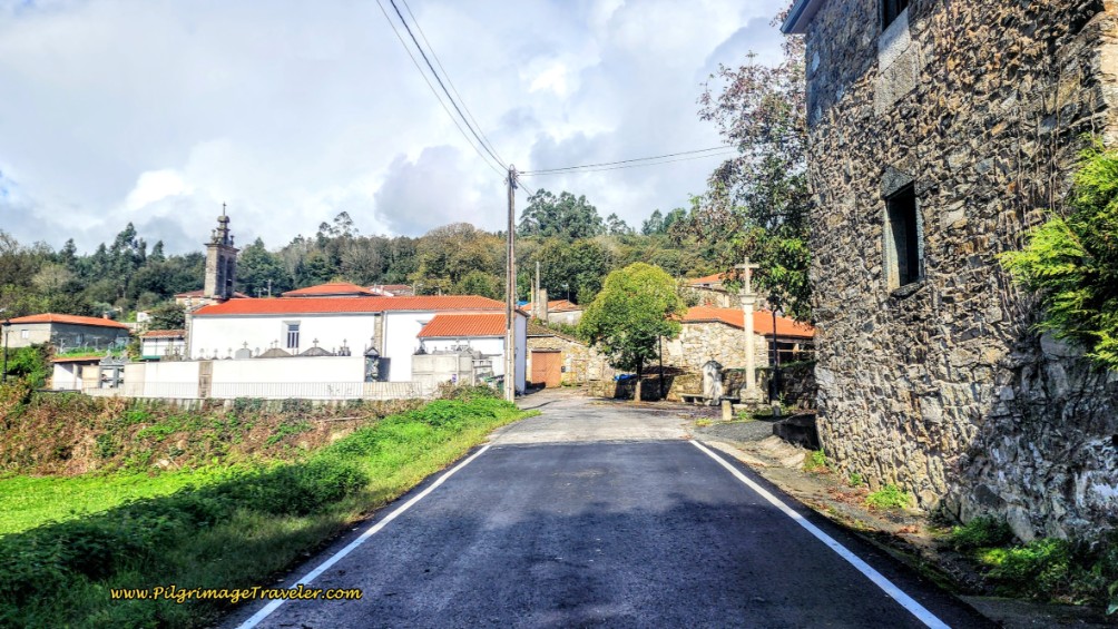Entering Vilamor de Arriba