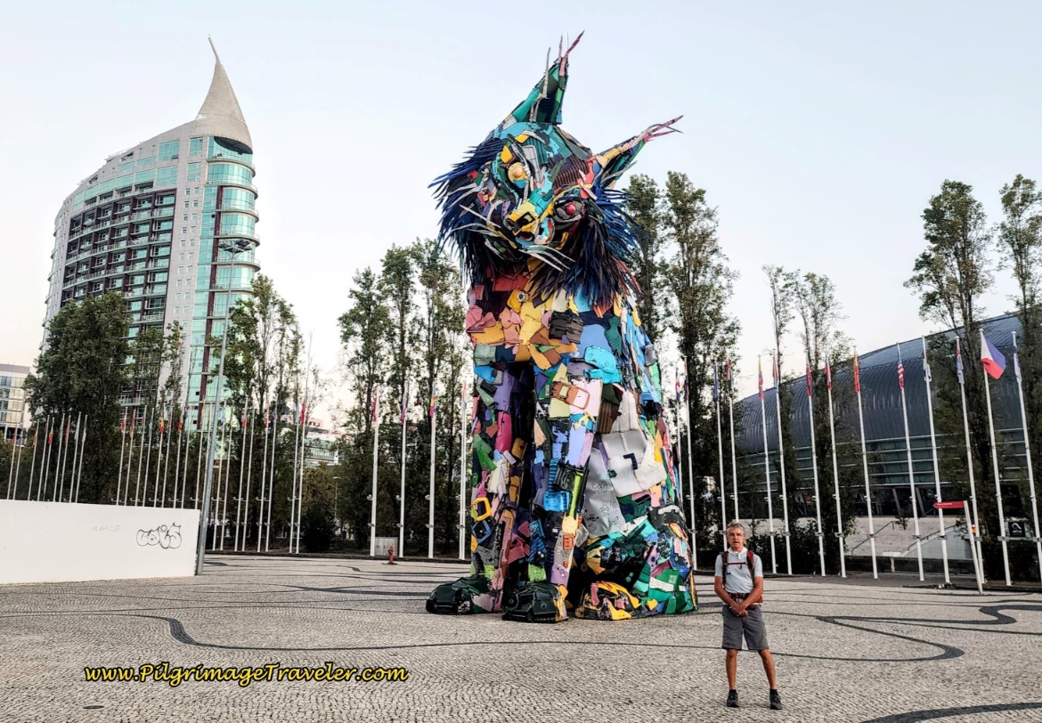 Giant Cat Sculpture Parque das Nações