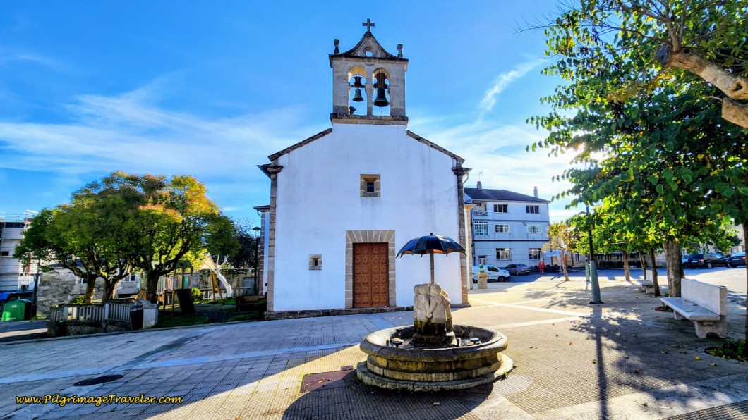 Iglesia Santiago Castroverde and the Fonte dos Nenos