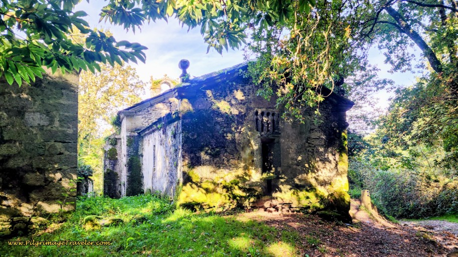 The Igrexa de San Salvador de Soutomerille, Backside