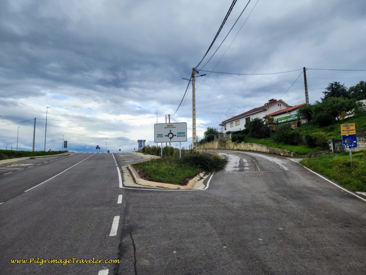 Stay Right Before Roundabout